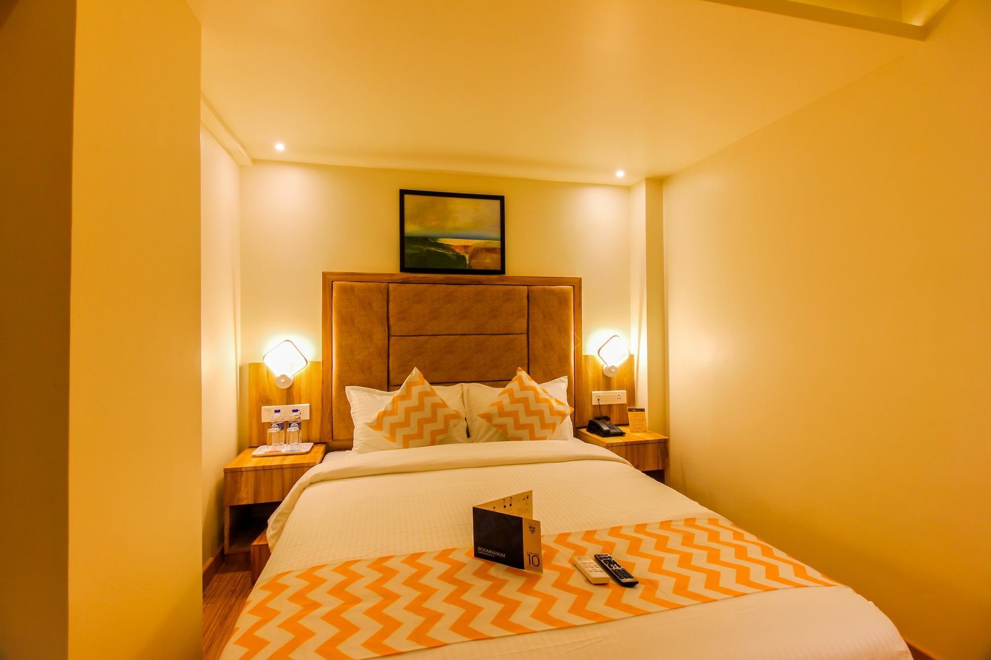 Fluorescent By Bizzgrow Hotels International Airport - Formerly Known As Byaris International Mumbai Bagian luar foto