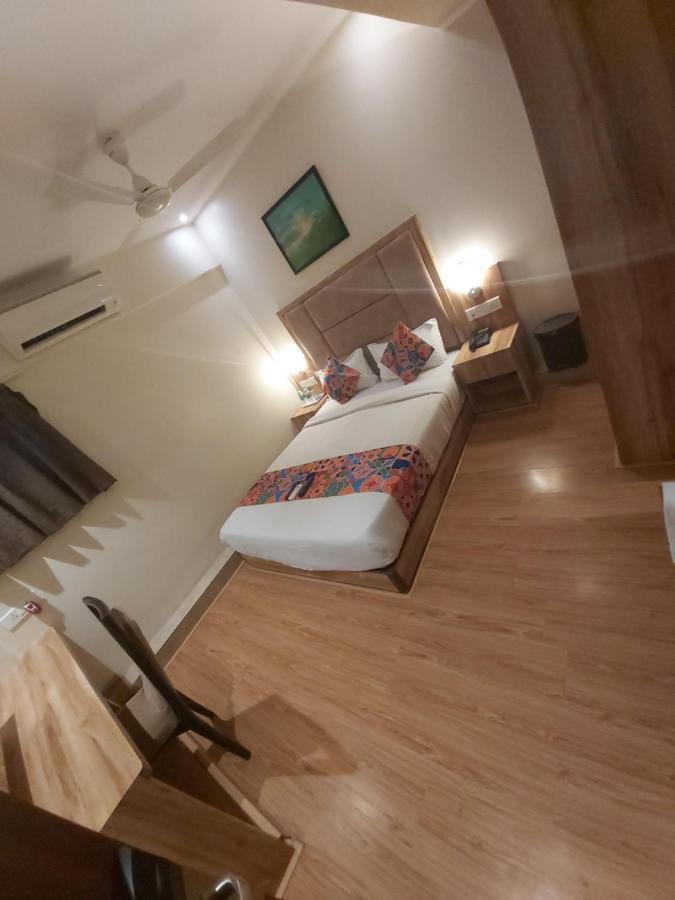 Fluorescent By Bizzgrow Hotels International Airport - Formerly Known As Byaris International Mumbai Bagian luar foto