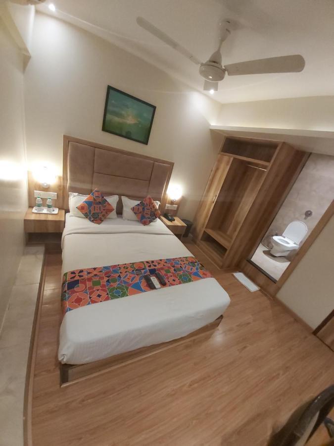 Fluorescent By Bizzgrow Hotels International Airport - Formerly Known As Byaris International Mumbai Bagian luar foto