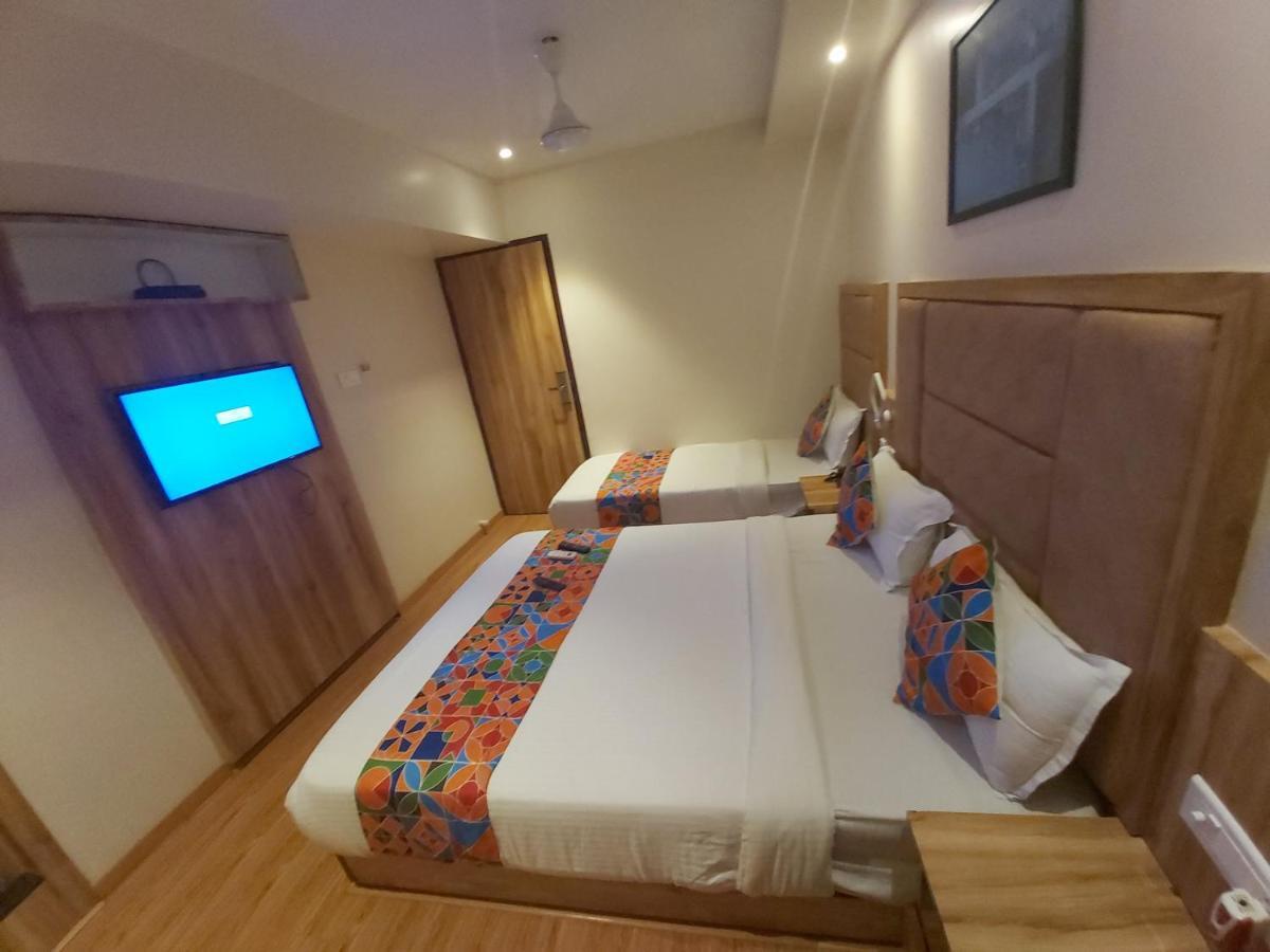 Fluorescent By Bizzgrow Hotels International Airport - Formerly Known As Byaris International Mumbai Bagian luar foto