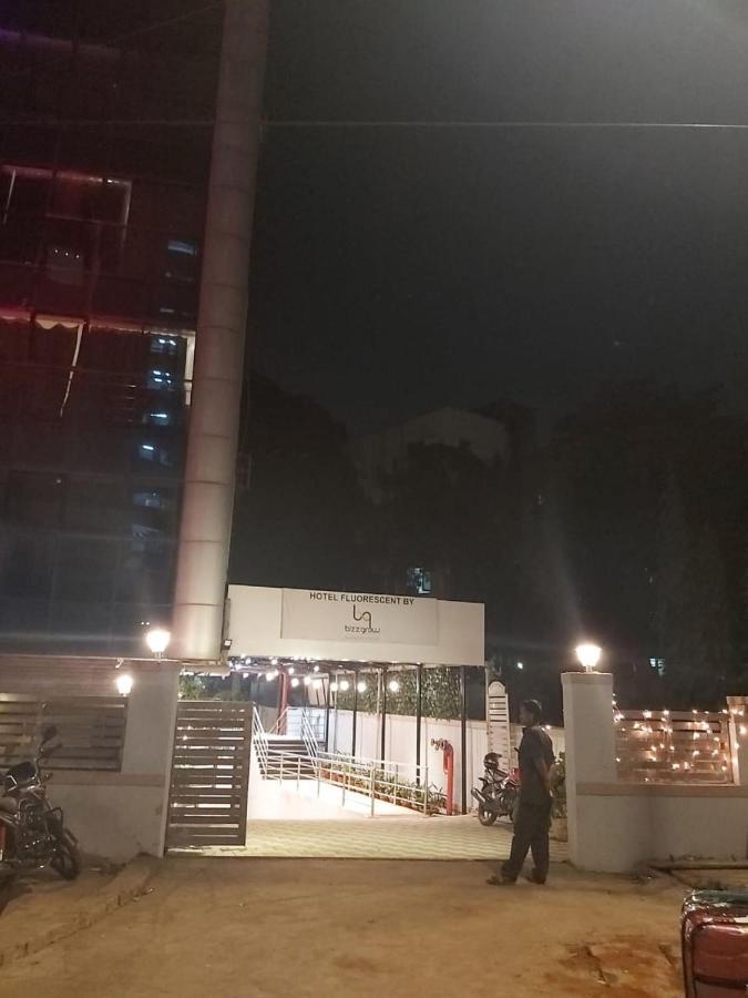 Fluorescent By Bizzgrow Hotels International Airport - Formerly Known As Byaris International Mumbai Bagian luar foto
