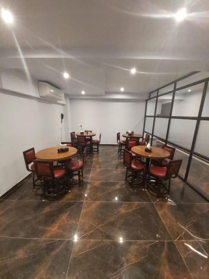 Fluorescent By Bizzgrow Hotels International Airport - Formerly Known As Byaris International Mumbai Bagian luar foto