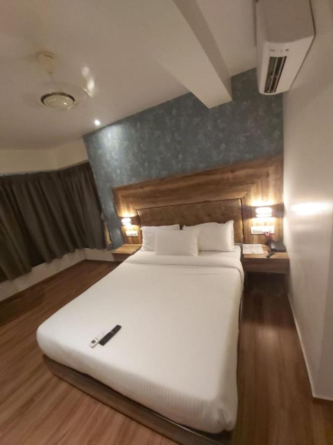 Fluorescent By Bizzgrow Hotels International Airport - Formerly Known As Byaris International Mumbai Bagian luar foto